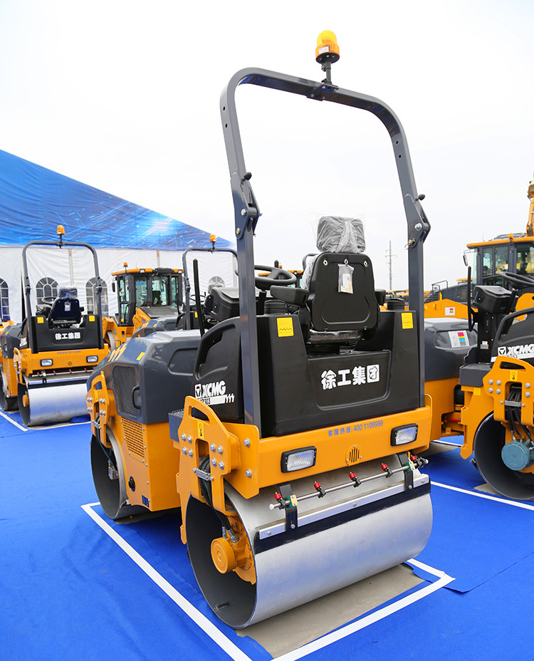 XCMG manufacturer 3 ton light roller XMR303 China new mini vibratory road roller compactor for sale